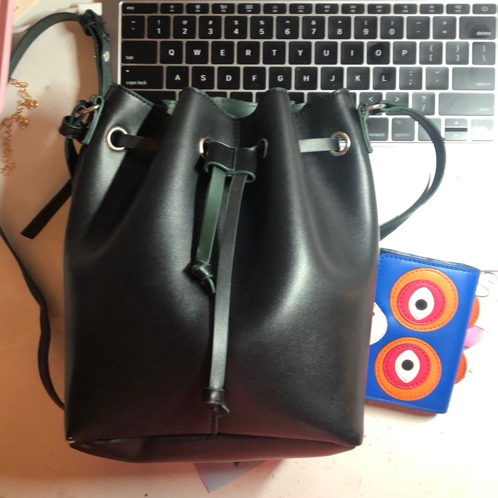 Used urban outfitter bucket bag!